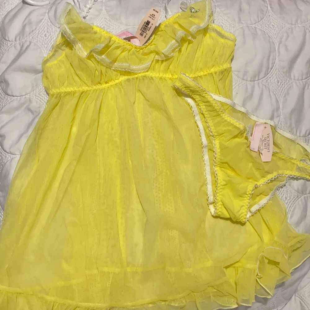 NWT Victoria’s Secret mesh babydoll set